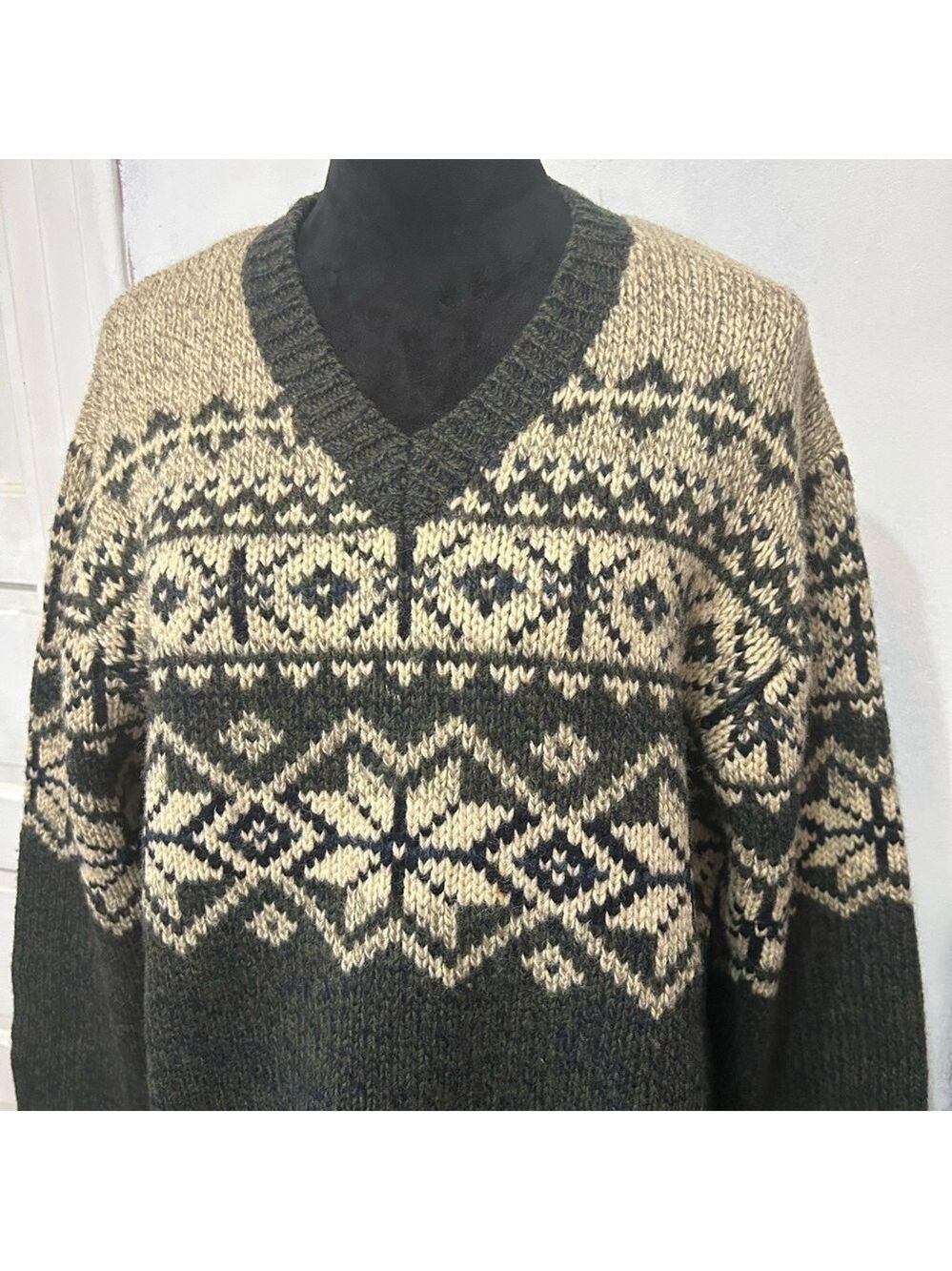 Vintage Abercrombie and Fitch Men 100% Wool Gray Sweater Large Fair Isle Cosy